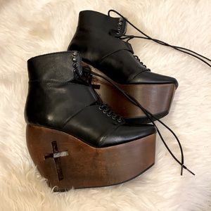 Grey City Cross Cutout Lace Up Boots (8M)